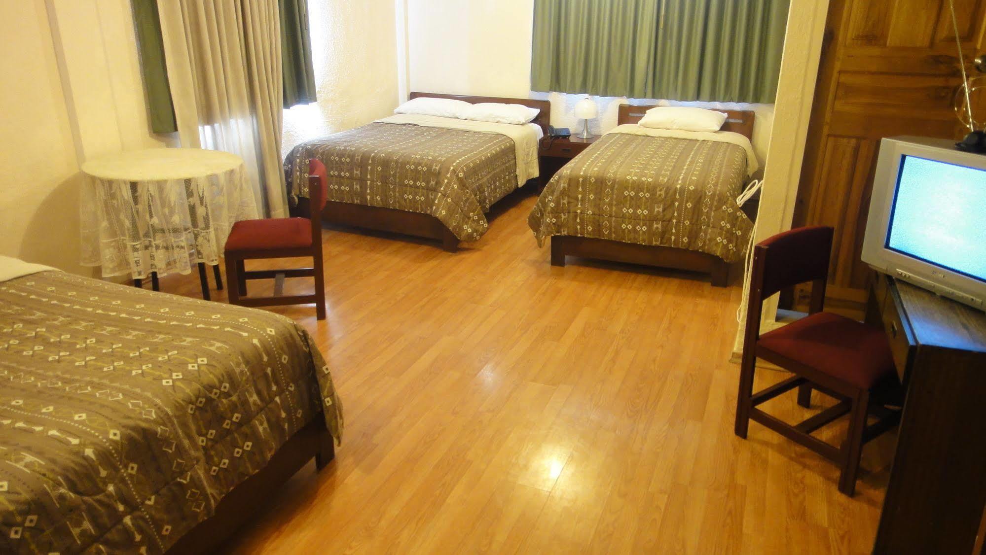 Alston Inn Hotel Quito Exterior photo
